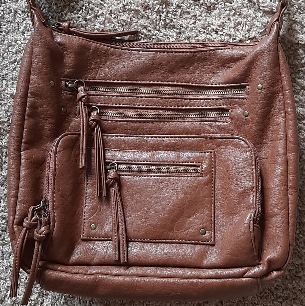 Bueno crossbody bag in great condition